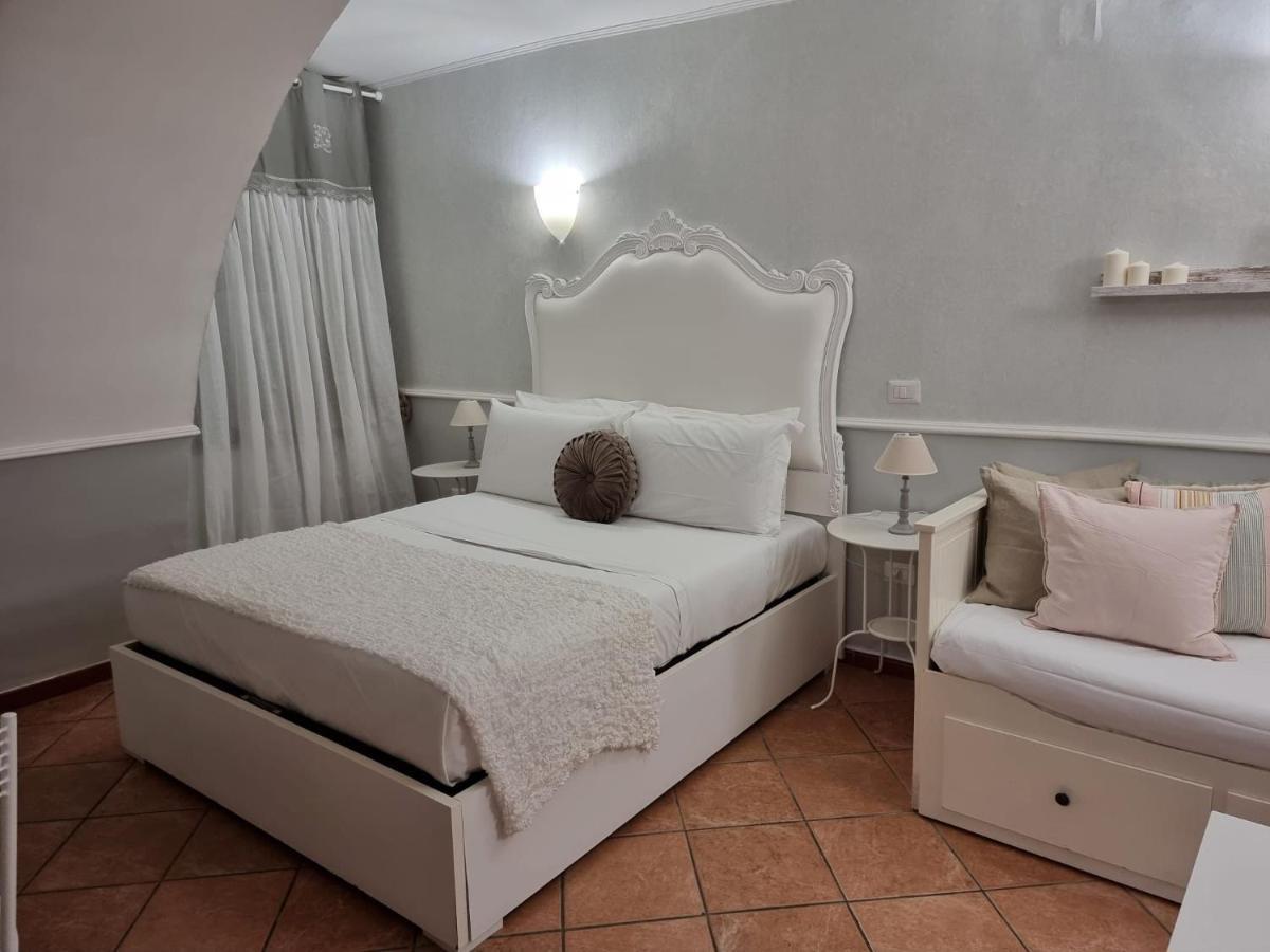 Casa Ninetta - Spaccanapoli - Il Tipico Pianterreno Della Napoli Antica! Kültér fotó